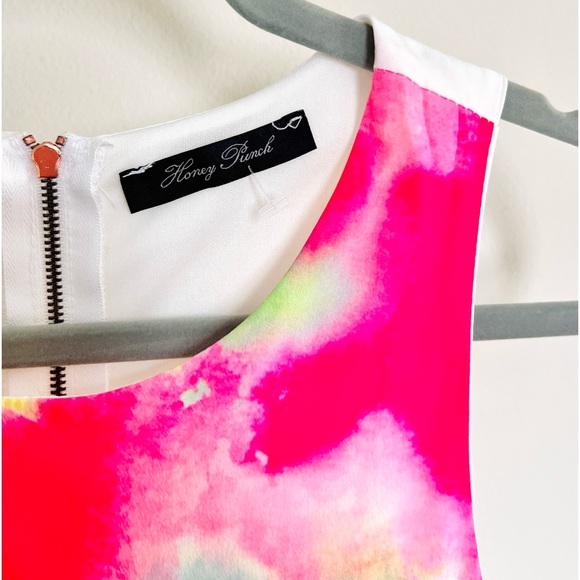 Honey Punch Small Tie-Dye Print Shift Dress! - Picture 9 of 13